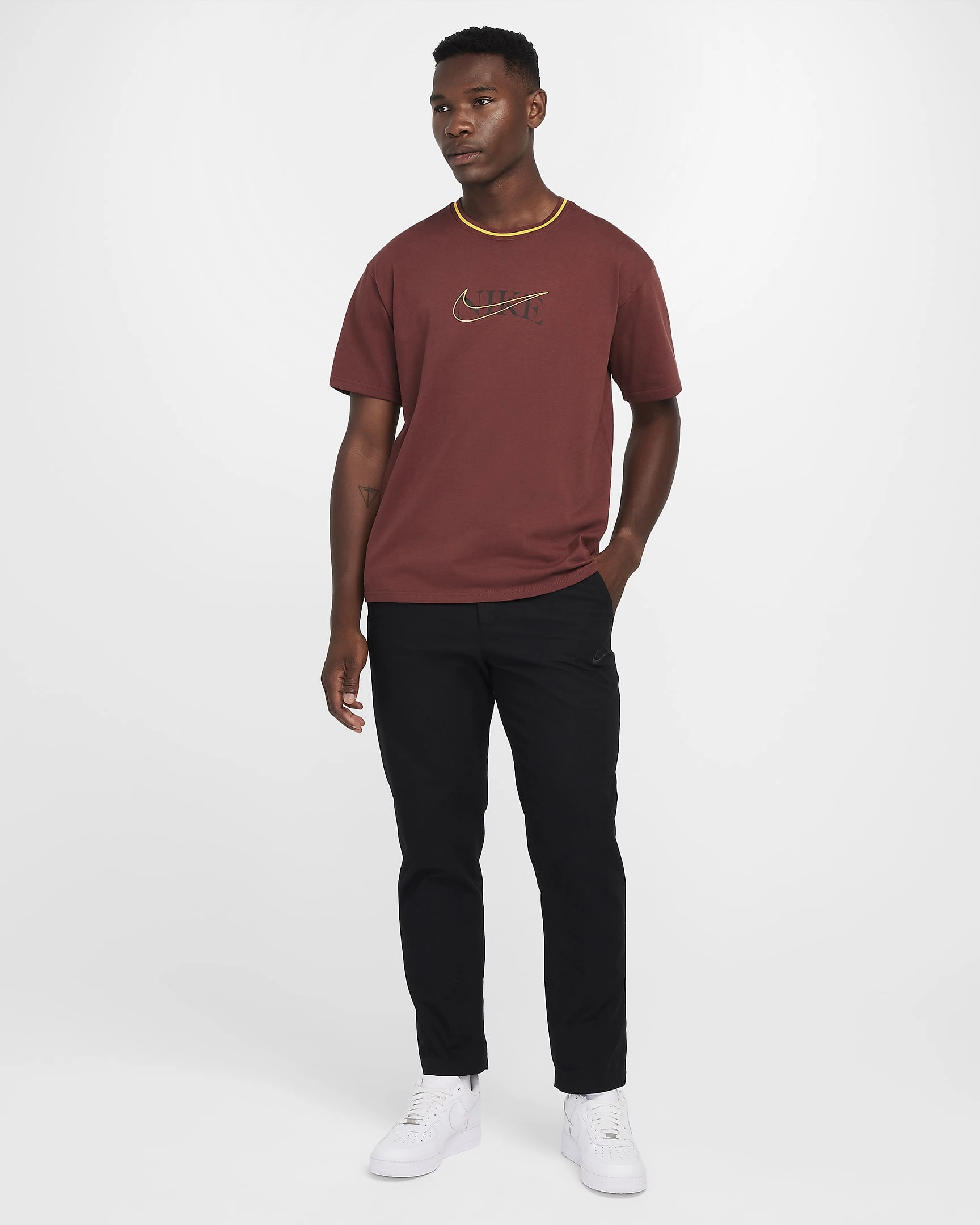 Nike Max90 Tee: Effortless style. Unbeatable comfort. Your everyday essential, redefined.