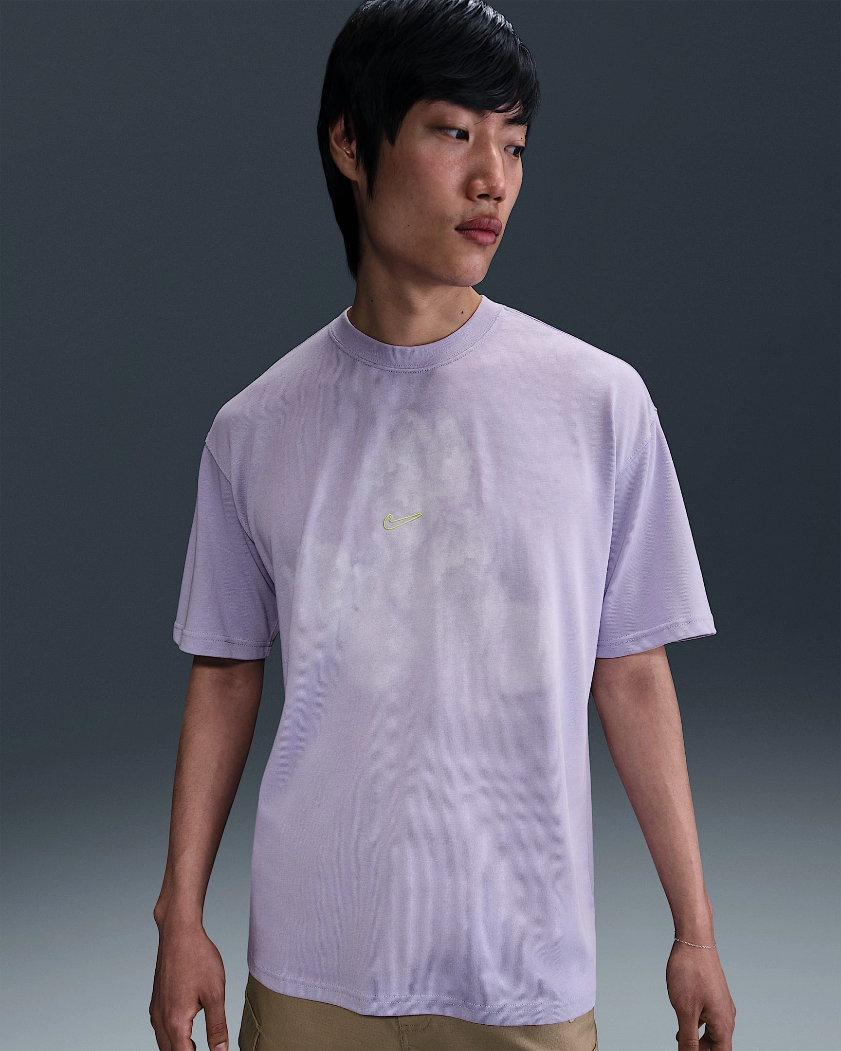 Nike's Max90 Tee: Effortless cool, every day. Your new favourite.